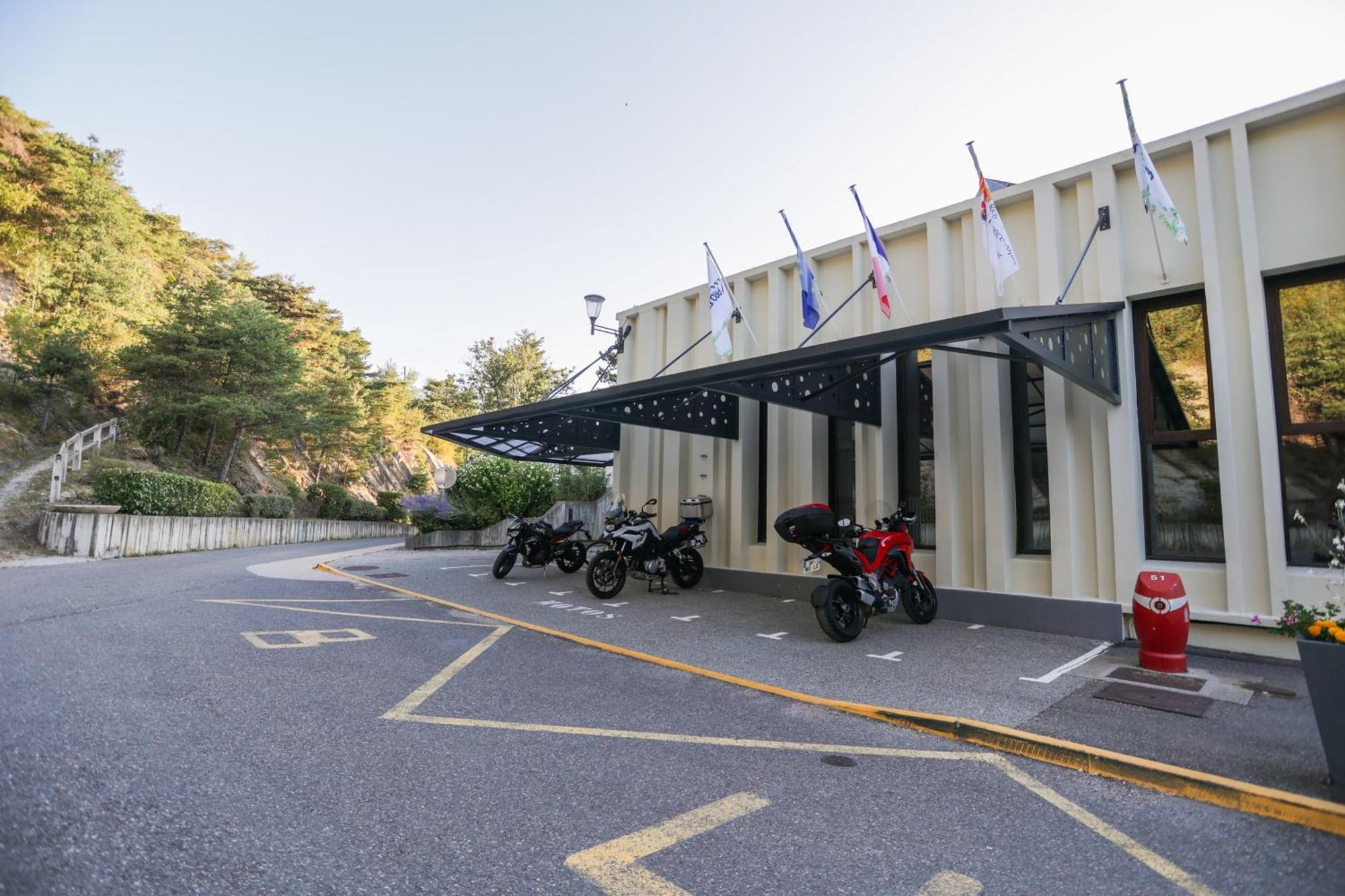 Village Club Les Hyvans Chorges Exterior foto
